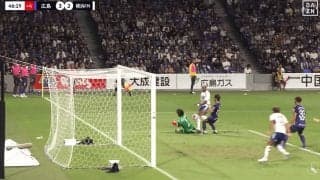 超人すぎるだろ！ 横浜FMエースがゴリゴリ突破→技巧ドリブル＆逆足ループ弾の一部始終「完全に手玉に取ったな」「痛快だ」