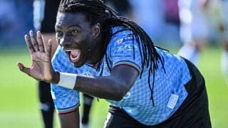 川崎の元仏代表FWゴミスが電撃退団で、竹内強化部長が「互いに話し合った結論」と取材対応……すでにチームを離れ、最後は選手＆鬼木達監督と笑顔の写真撮影