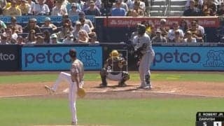 カッコ良すぎる！ ダルビッシュ、MLB通算2000奪三振の瞬間　打者が呆然&フリーズ… 完璧すぎる“見逃し三振”に「恐ろしすぎ」