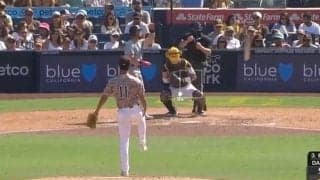 打てるわけねえ！ ダルビッシュに“怒りのバット投げ”　打者ドン引き… “三振リアクション”に「キレすぎ」「ヤケクソだな」