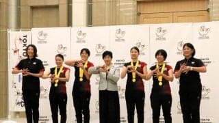 東京2025デフリンピックへ好スタート 世界選手権優勝のデフバレーボール女子日本代表メンバーが都知事を表敬訪問