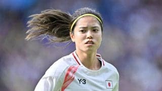 「ピアス！？？可愛い」なでしこ・長谷川唯のクーラーボックスの上での「リラックスお座り姿」が大反響！ 日本＆現地ファンから「ユイは本当にかわいい」と好評の声