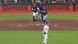 球場騒然… 菊池雄星、魂の雄叫び&ガッツポーズ！ “腕組み男”がドン引き… 3打席連続三振に「これはエース」