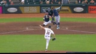 打者がブチキレ！ 菊池雄星に空振り三振を奪われて不満げ… 文句を言いまくる「打てないだけ」「バッターが悪い」