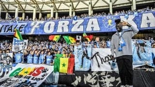 「映画のワンシーンのような、寂しいけれども美しい瞬間でした」川崎を退団した元フランス代表FWゴミスの「最後のお別れ」が美しい！ 平日ナイター2万人の等々力で一人一人に丁寧な対応