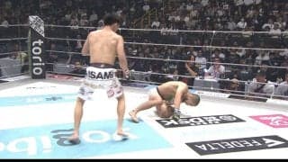 衝撃の“一撃”ぐにゃりKO 「人形のように倒れた」壮絶決着に実況絶句