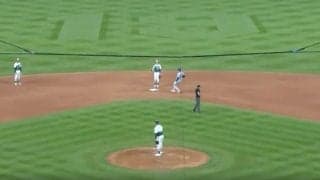 えっ、なんで？ 大谷翔平、何かやっちゃった？ 相手投手の様子がおかしい… まさかの“幻の盗塁”に球場騒然