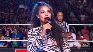 美人リングアナ、大胆すぎるセクシーなオフショットに「ゴージャス」ファン悶絶