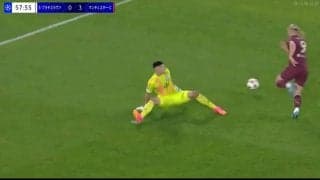 「意味わからん」怪物ハーランド“41試合42ゴール”CLで大爆発！「驚異的や」超人的加速＆緩急で相手を抜き去り余裕の右足シュートを決めた瞬間