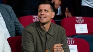 シュチェスニーが引退1カ月でスピード復帰！　バルセロナと1年契約