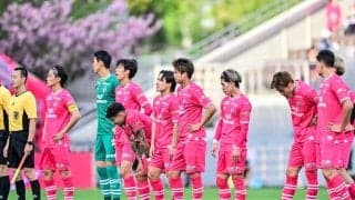 「これ蹴れる日本人がいたことにビックリ」大阪ダービーでの超強烈な“長距離ブレ球無回転FK弾”にどよめき！「これマジでエグすぎた」「一森よく止めたな」の声