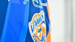 「徒歩で来た」J2長崎の新スタジアム「徒歩通勤」入場にファン騒然！「ロッカーインより先にピッチイン、斬新！」「これは演出になるわ」などの声