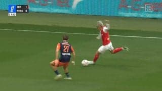 ありえない動き！伊東純也、ボールが吸い付く極上トラップ＆連続シザーズで相手を完全に翻弄した瞬間「足に磁石でもついとるんか」