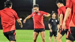 「このままマフィア映画に出れる」長友佑都の日本代表公式スーツ&サングラス姿にファン沸騰！「イタリアのお洒落なオジ」「西部警察のデカみたい」などの声