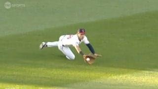 侍ジャパン待ったなし！ “リトル・イチロー”の神守備が「エグすぎ」 地面スレスレ… ダイビング“スーパーキャッチ”「本物のイチローかよ」
