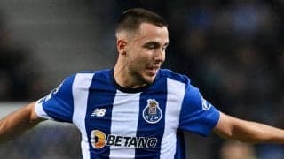 「外からでも選手を助けられる」MVPトロフィーはボールボーイの手に！ 決勝点アシストのMFが粋な心遣い「ゴールは彼のおかげだ」