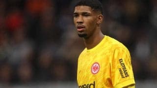 トラップ負傷の穴を埋めたフランクフルト第2GKサントスが2030年まで契約延長