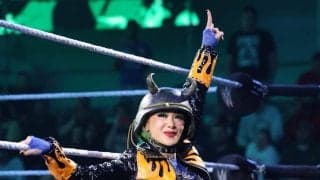 「このルックスはヤバイ！」個性派美女レスラー、“ダーク＆セクシー”な『シザーハンズ』コスプレにファン騒然