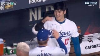 ベンチで何が…？ 山本由伸に“想定外のハプニング”「デコピンかな？」 大谷翔平の“神対応”が「やりすぎw」