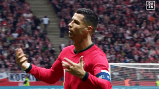 本当に39歳？ Ｃ・ロナウド、大煽りでセレブレーション！“瞬き厳禁”の超反応ゴールにスタジアム熱狂「さすがや」「まだまだ引退しないな」