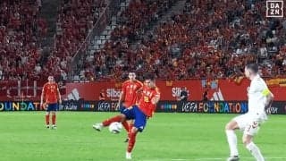 久保建英の同僚が「えぐゴラッソ」で話題！“鮮烈ダイレクトボレー”でスペイン代表初ゴール「すんげえの決めた」「ロドリみたいなミドル」