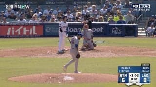 一体何者なんだ！？大谷翔平が首振り憮然 「三冠投手」激似フォームで覚醒…“変則左腕”にネット騒然「打ち辛そう」