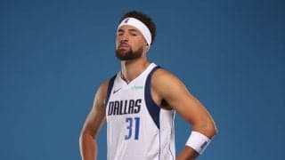 トンプソンがプレシーズンで不調も、マブス指揮官は「ゲームで正しいプレーをしている」