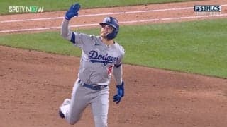 大谷翔平が見せた歓喜の“大”ガッツポーズ！　お祭り男が放った1発に喜び爆発の一コマ