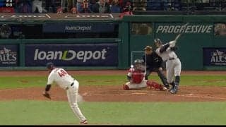 あれが入るのかよ… ヤ軍ジャッジに「ドン引き」 超低空“弾丸ライナー”が頭上を爆速通過で「ワケわからん」