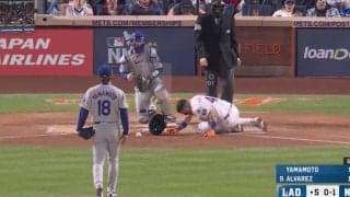 球場騒然… 山本由伸、“珍しい”死球直撃「1球で2発」 打者が“激痛悶絶”で崩れ落ちる「これは痛い」