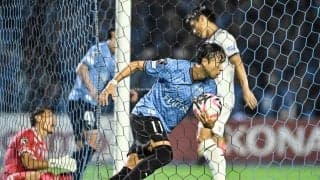 【鬼木達監督退任直後の試合で、川崎の選手が涙を流したワケ(1)】小林悠が明かした「オニさんの発表があって、練習から自分のなかで力が入らない」の気持ち……引き上げ時に頬を伝った涙