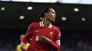 “ファン・ダイクがグループにいる意義” 同胞のスロット監督「常に選手たちの手本」「私は大きな感銘を受けた」