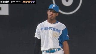 衝撃の抑止力！？万波中正の身体能力で止めた！二塁打阻止の好返球にファン歓喜「全然走らせてもらえん」「やっちゃいけないレベルw」