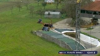 なんだコレ！？世界最速ラリーで破天荒な「観客席」が話題沸騰 まさに「天空シート」あり得ない光景に視聴者騒然