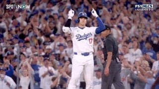 大谷翔平、値千金タイムリーで球場が揺れた！ 青一色の観客席…ド軍ナインが一斉に「ショウヘイ！」指差す圧巻光景