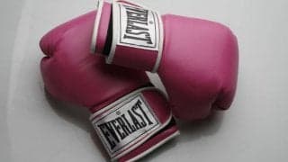 「マシンガンみたいに蹴ったよ」永久追放処分のボクサーが“自慢げ”に投稿「どうやってこれを誇りに思う？」非難の嵐に