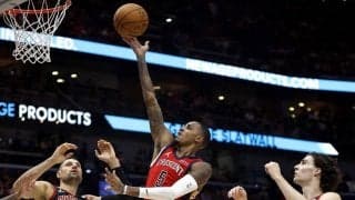 ペリカンズデビュー戦で14得点10アシストを残したマレーが左手骨折で無期限の離脱