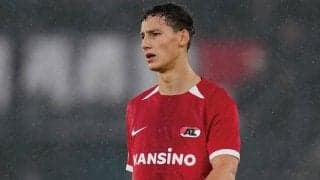 毎熊晟矢と同僚の逸材ファン・ボメルがトッテナム戦12分に負傷交代…晴れ舞台を観に来た元オランダ代表の父＆祖父は…