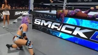 妖精女子レスラー、“半失神”の衝撃技 「リングの一番硬い場所」「これはやばい」驚きの声