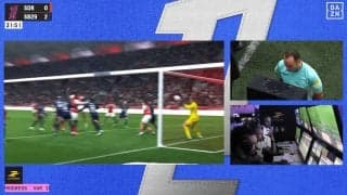 一体なにが？ 中村敬斗の“影響”を巡りVARセンターが騒然！「かなり揉めてますね」「オフサイドか？」レア判定シーンにファンも不安