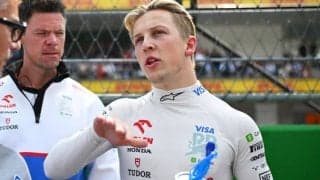 ペレスに中指を立てて挑発…ローソンの愚行を英メディアも糾弾「ファンにも不快な印象を与える」