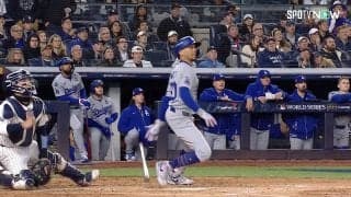 「意地のインサイドアウトだ」大谷翔平が繋ぎ、ベッツが返した！ 放送席も唸る執念の一打…大谷は“右手”で歓喜