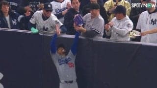 ふざけるな！ その瞬間、ベッツは…ヤ軍ファンの蛮行に“鬼の形相” カメラが捉えた驚きの一コマ