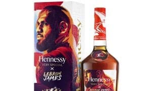 レブロン・ジェームズと「ヘネシー」が初コラボ…“キング仕様”11月6日から数量限定販売