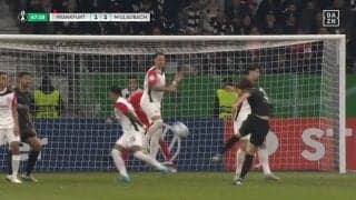 スーパーゴラッソ！板倉滉、スタジアム騒然の“逆足”バックステップボレー炸裂の瞬間「ストライカーのゴール」