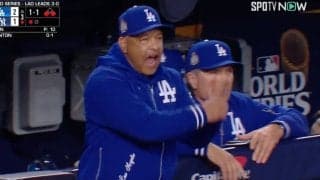 どこ見てんだよ！ ド軍・ロバーツ監督がブチギレ「怖すぎ」 “死球アピール”に… ベンチから飛び出して猛抗議「そりゃキレる」