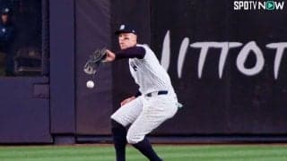 嘘だろ…？ 名手ジャッジの“痛恨エラー”にネット騒然！「どうした…」「可哀想すぎる」まさかの“落球”で試合の流れが一変した瞬間