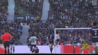 伊東純也のピンポイントクロスに中村敬人ドンピシャヘッド！「今日最大の決定機」完璧すぎる連携炸裂の瞬間