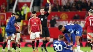 「選手のキャリアを終わらせかねない」危険タックルもリサンドロ・マルティネスは退場せず…元プレミア審判員が判定に苦言「レッドカードを出すべきだった」