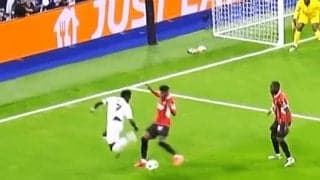 「ふざけてんの？」ヴィニシウスの“ヒールリフト大失敗”が波紋…ゴール裏ファンが激怒＆ネットも大荒れ「下手くそなんだから使うなよ」「またミスってる」